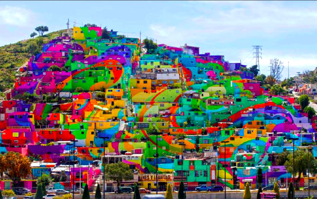 Pachuca Paints Itself | Art-Pie